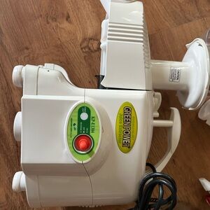 Green Power Juicer in White
